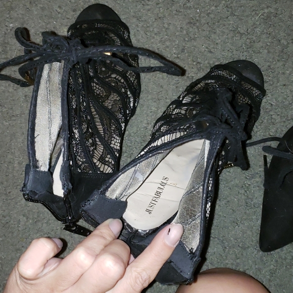 High heels - Picture 2 of 3